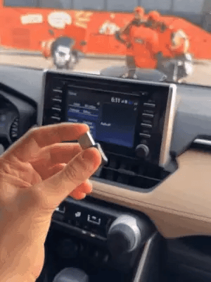 Wireless Car Play Adapter - DubaiTrends